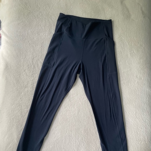 girlfriend collective - Midnight Compressive Pocket Leggings - Picture 2 of 5